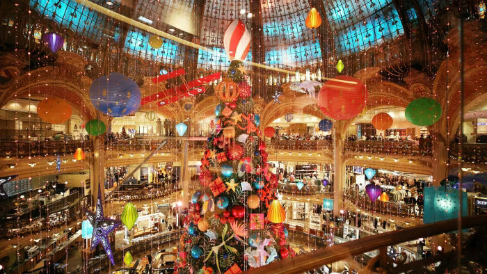 🎄聖誕季求職潮提早開打 美國臨時工作競爭創新高/🚘Uber駕駛的新任務 從載人到訓練AI/💸從Zions到First Brands 企業貸款風險成華爾街新焦點